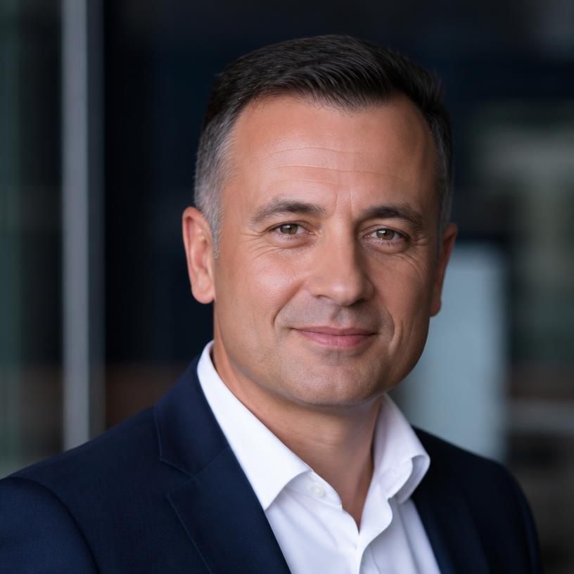 MARTIN KOVÁČ